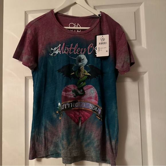 NWT Chaser Motley Crüe T-Shirt - Picture 4 of 7